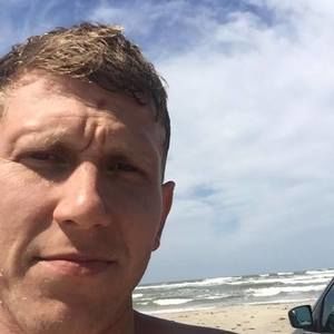 Meet your Posher, Kyle